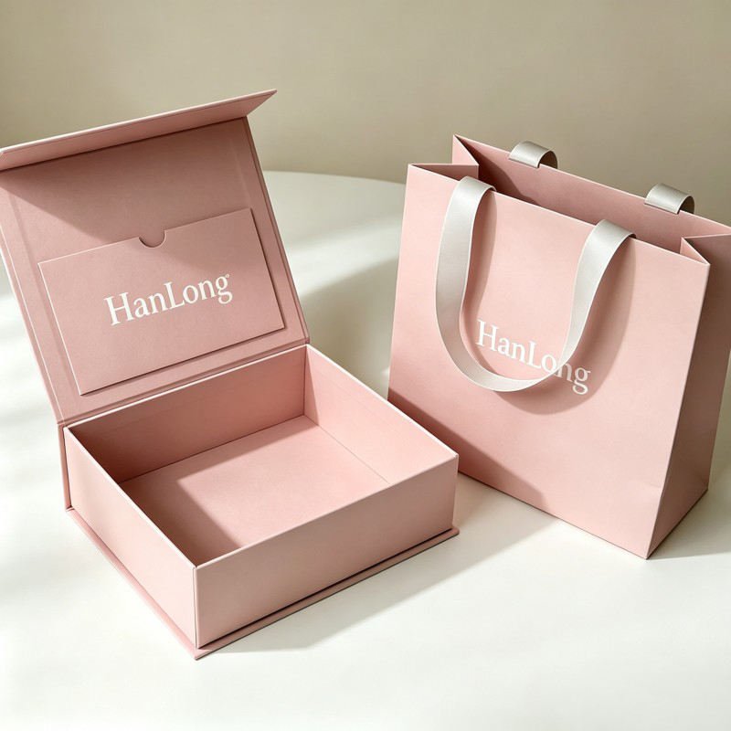 Wholesale Luxury Jewelery Rigid Magnetic Box Book Closure Necklace Folding Package  Personalized Rings Glasses Package