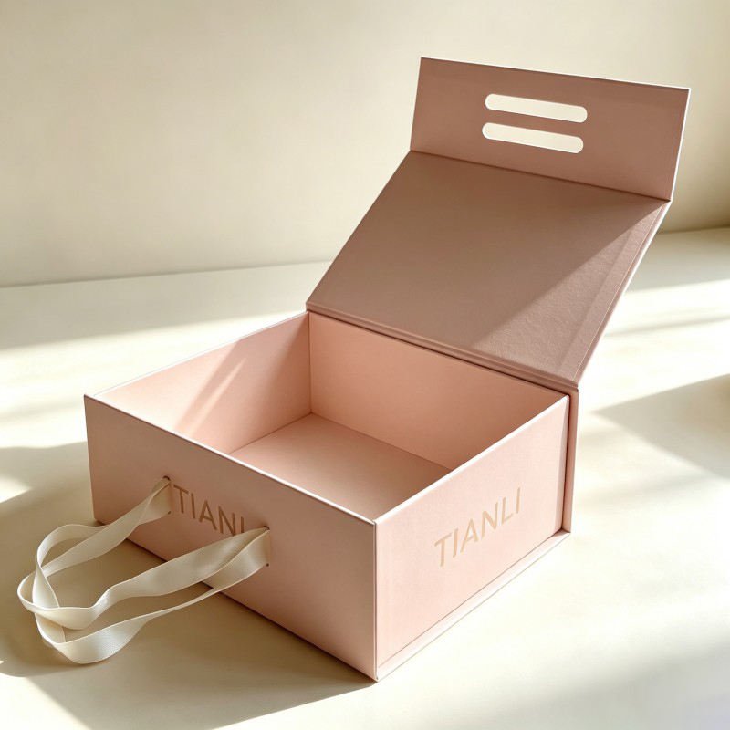 Wholesale Luxury Custom Magnetic Gift Box with Handle Folding Large Size Paper Box Customized Take Away Gift Rigid Package